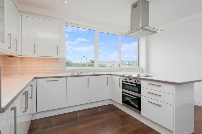 2 Bedroom Flat To Rent In The Legacy, - Denmark Villas, BN3