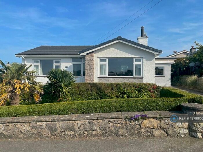 3 Bedroom Bungalow To Rent In Bay View Road, Benllech, Tyn-Y-Gongl, LL74