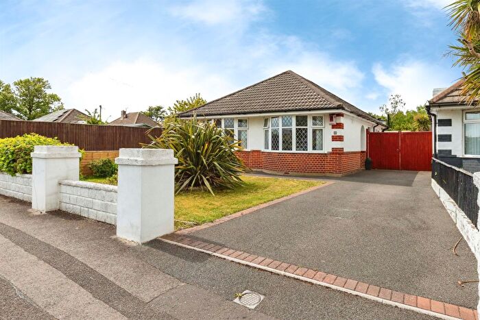 2 Bedroom Detached Bungalow For Sale In Daws Avenue, Bournemouth, BH11