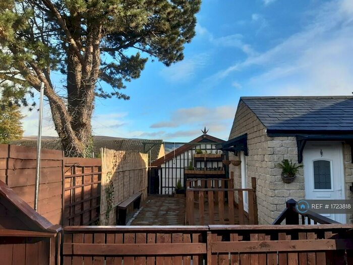 1 Bedroom Bungalow To Rent In Salisbury Street, Hadfield, Glossop, SK13