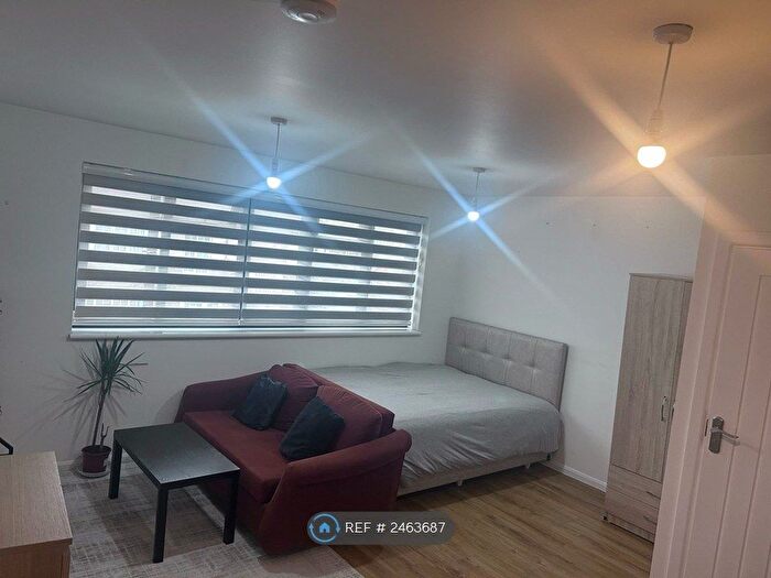 Studio To Rent In Great North Road, New Barnet, Barnet, EN5
