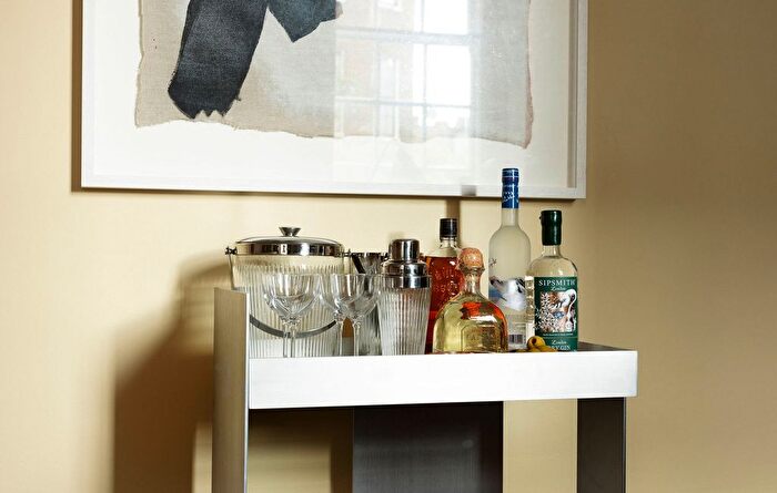 1 Bedroom Flat To Rent In Harley Street, London, W1G