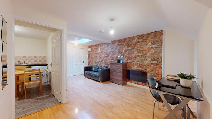 1 Bedroom House To Rent In Market Street, Loughborough, LE11