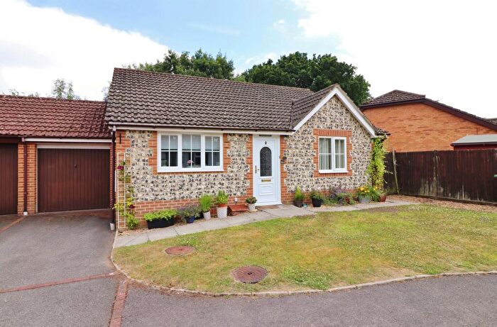 3 Bedroom Bungalow For Sale In Stanier Way, Hedge End, SO30