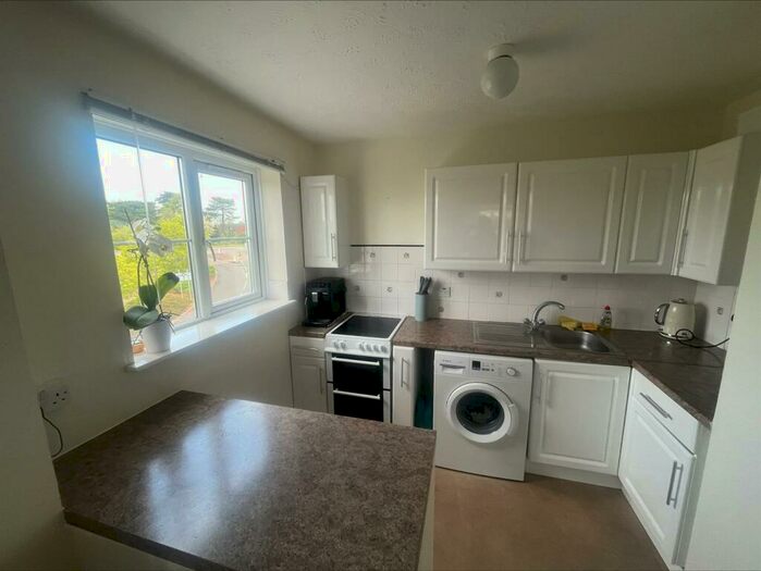 1 Bedroom Flat To Rent In Foxes Close, Hertford, SG13