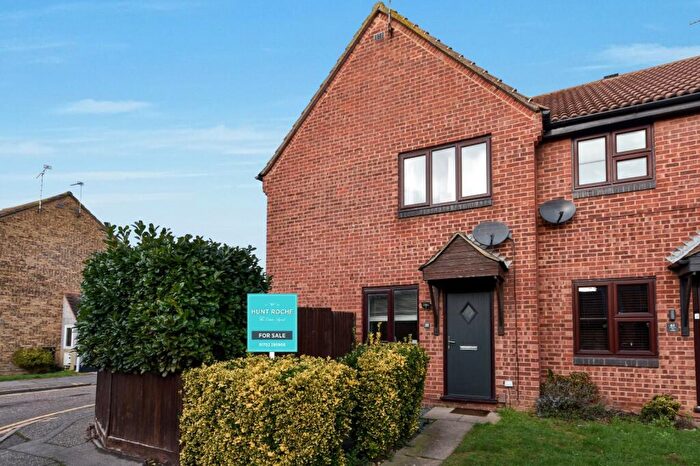1 Bedroom End Of Terrace House For Sale In The Drakes, Shoeburyness, Essex, SS3