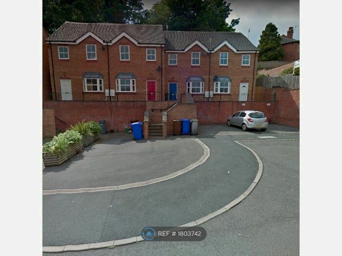 3 Bedroom Terraced House To Rent In St. Andrews Square, Stoke-On-Trent, ST4
