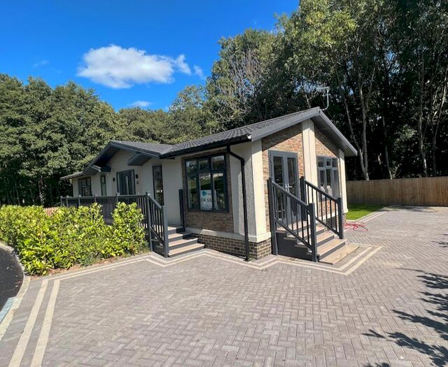 2 Bedroom Property For Sale In Warren Park, Thursley, Surrey., GU8