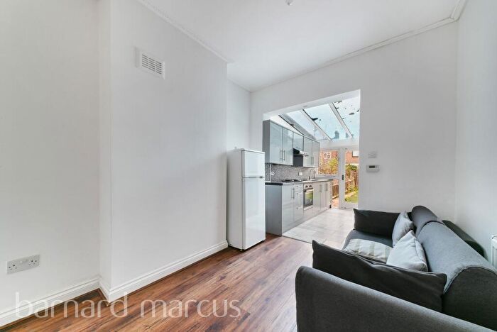 4 Bedroom House To Rent In Liverpool Grove, London, SE17