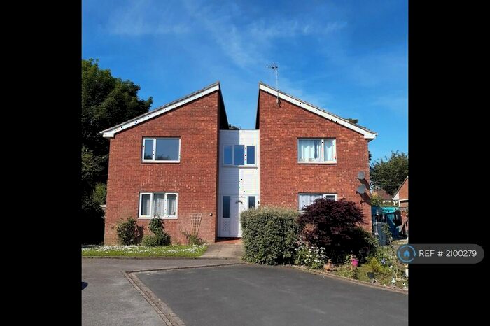 Studio To Rent In Hedgerow Court, Hull, HU6