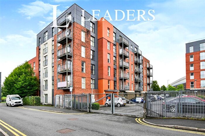 2 Bedroom Flat To Rent In Stillwater Drive, M11