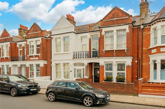 Studio To Rent In Munster Road, London, SW6