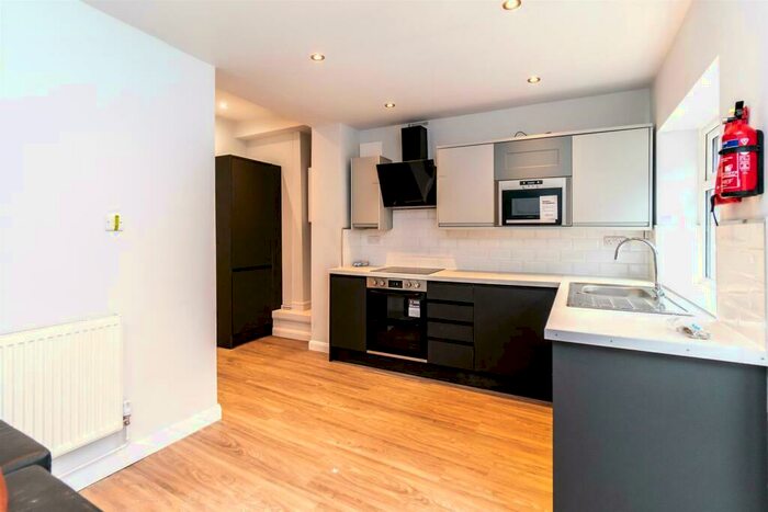 4 Bedroom Flat To Rent In Clarendon Street, City Centre, Nottingham, NG1