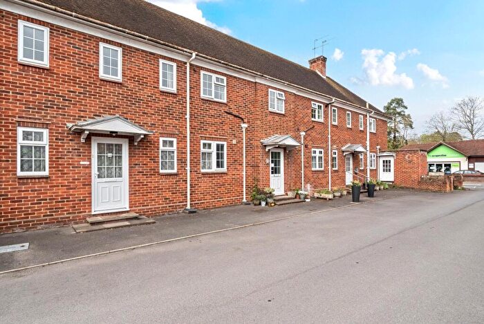 2 Bedroom Flat To Rent In Bagshot Road, Chobham, Woking, GU24