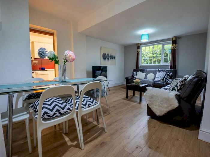 6 Bedroom House To Rent In Downs Road, Canterbury, CT2