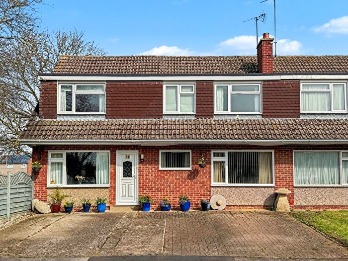 5 Bedroom Semi Detached House For Sale In Wallace Close, Abingdon, OX14