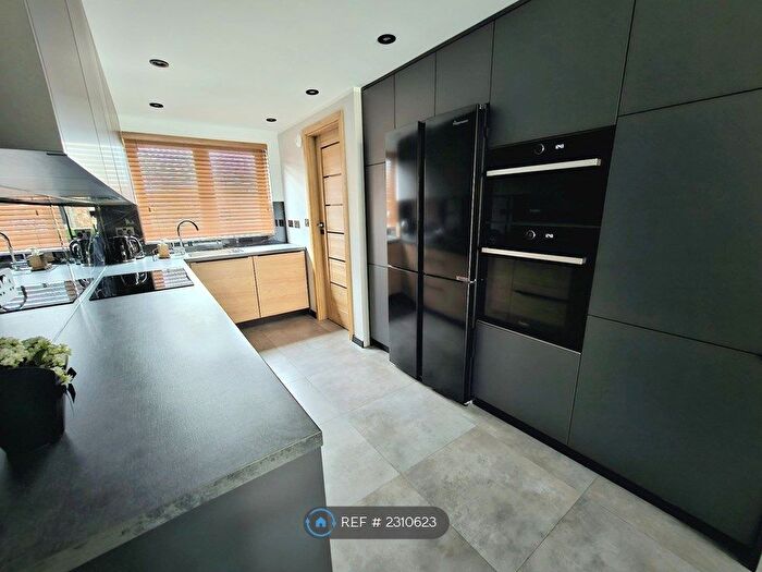 2 Bedroom End Of Terrace House To Rent In Surrey Road, Bletchley, Milton Keynes, MK3