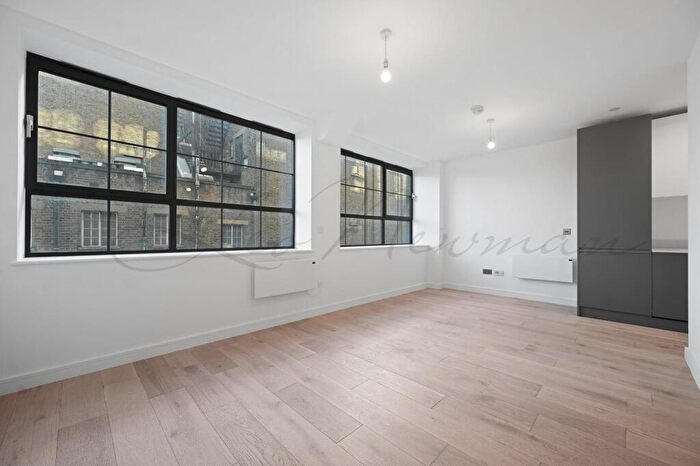 Flat To Rent In Caroline Street, Limehouse, London, E1