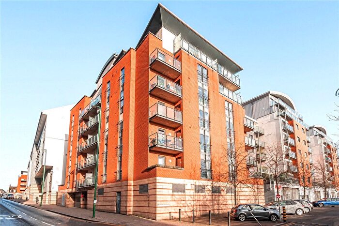 2 Bedroom Flat To Rent In Oliver Road, London, E10