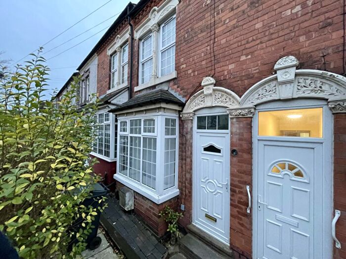 2 Bedroom House To Rent In Southfield Road, Birmingham, B16