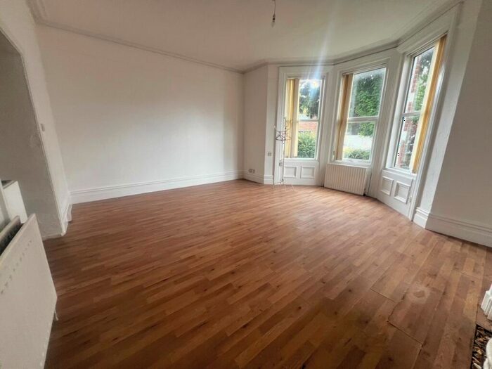 Flat To Rent In Crabton Close Road, BH5