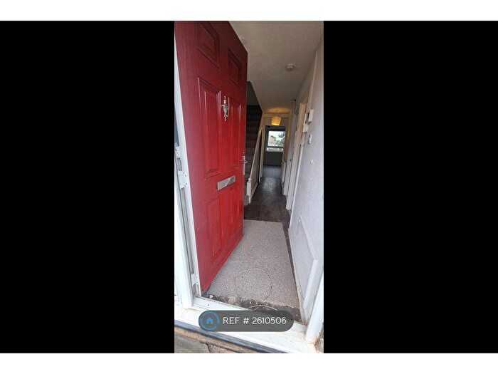 3 Bedroom Flat To Rent In South Street, Enfield, EN3