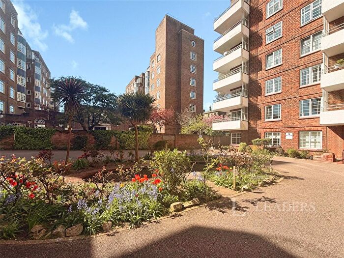 3 Bedroom Flat For Sale In Wilbury Road, Hove, East Sussex, BN3
