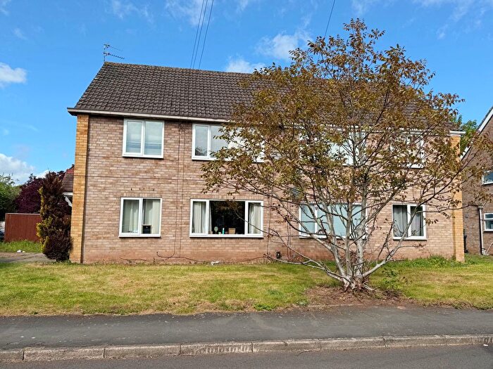 2 Bedroom Flat For Sale In Denton Close, Kenilworth, CV8