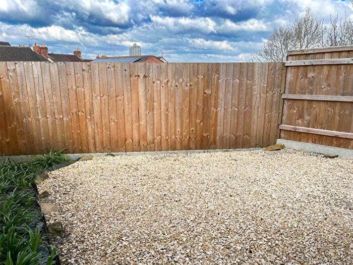 1 Bedroom Apartment To Rent In Swindon Road, Old Town, Swindon, SN1