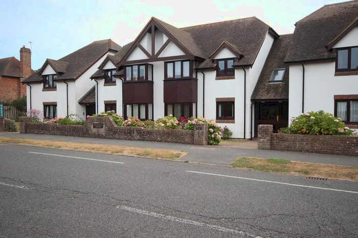 2 Bedroom Flat To Rent In Cooden Drive, Bexhill-On-Sea, TN39