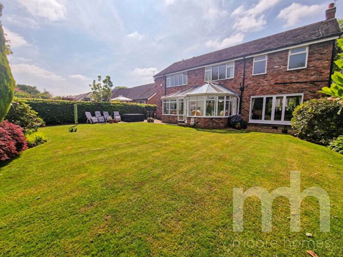 4 Bedroom Detached House For Sale In Southern Crescent, Bramhall, SK7