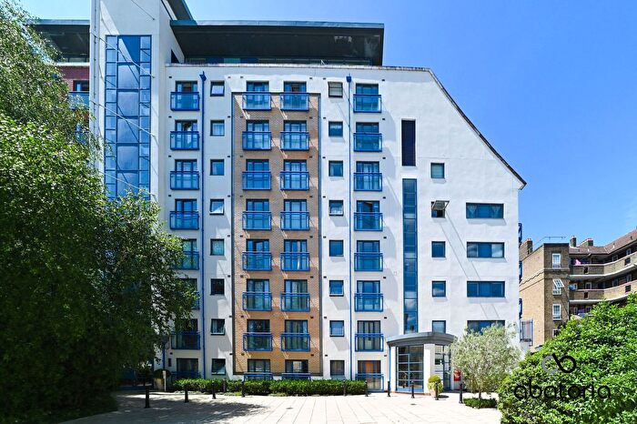 2 Bedroom Flat To Rent In Newton Place, The Odessey, Docklands, E14