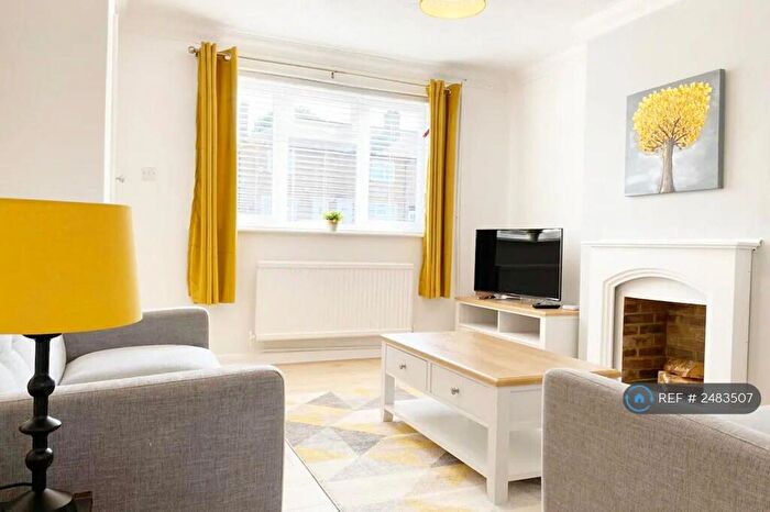 2 Bedroom Semi-Detached House To Rent In Bristol Road, Luton, LU3