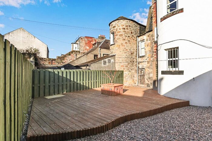 2 Bedroom Flat To Rent In High Street, Musselburgh, East Lothian, EH21