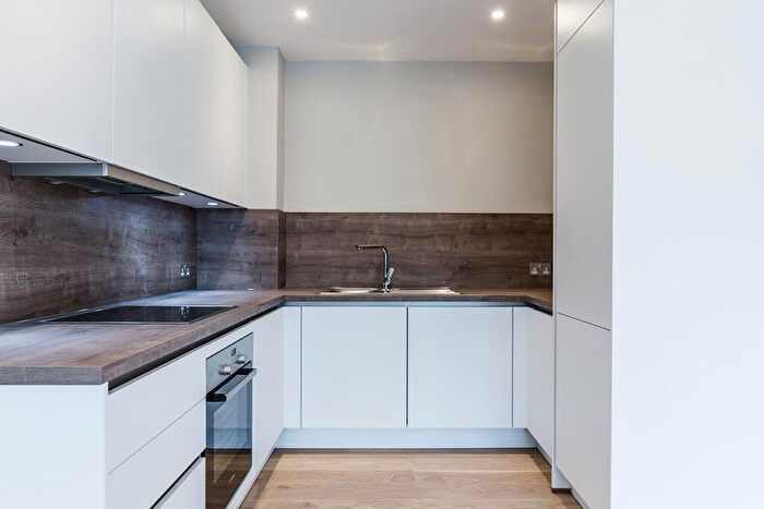 1 Bedroom Flat To Rent In Flat Sidcup House - Station Road, DA15