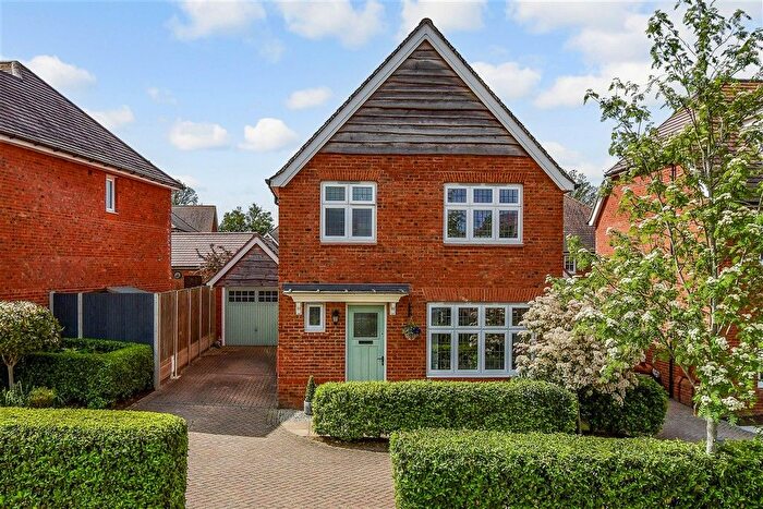 3 Bedroom Detached House For Sale In Admiral Way, Marden, Kent, TN12