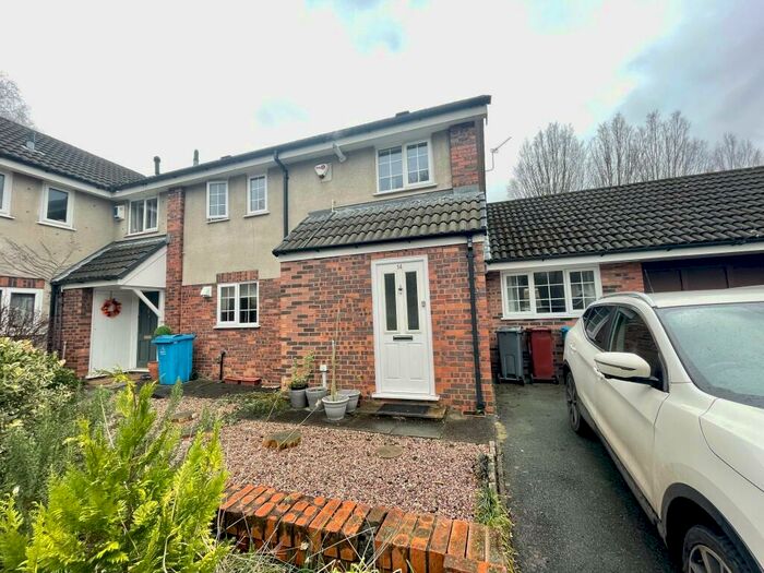 4 Bedroom Semi-Detached House To Rent In Redshaw Close, Fallowfield, M14