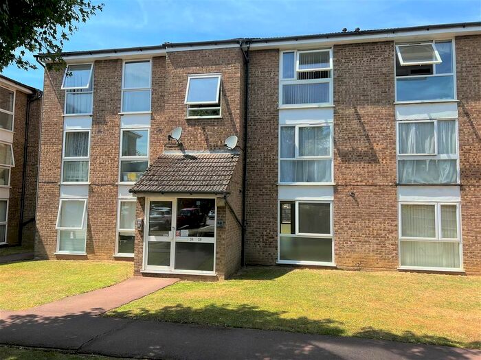 1 Bedroom Flat For Sale In Wyedale, London Colney, St. Albans, AL2