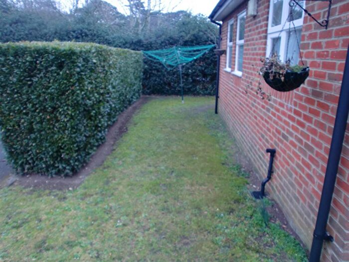 2 Bedroom Flat To Rent In Christchurch, Dorset, BH23