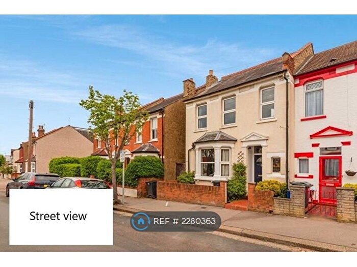 3 Bedroom End Of Terrace House To Rent In Addiscombe Court Road, Croydon, CR0