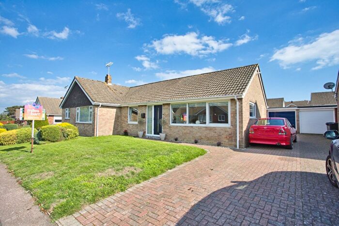 2 Bedroom Bungalow For Sale In Guilford Avenue, Whitfield, Dover, Kent, CT16