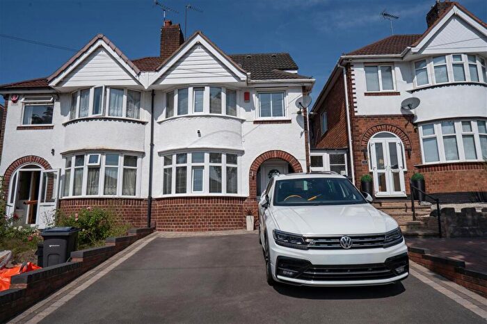 3 Bedroom Semi Detached House For Sale In Gleneagles Road, Birmingham, B26