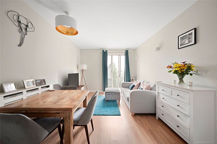 1 Bedroom Flat For Sale In Mapleton Crescent, Wandsworth, London, SW18