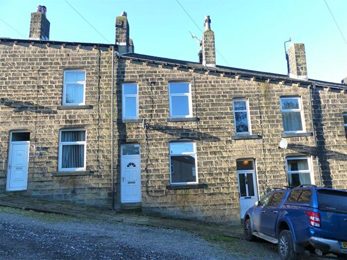 3 Bedroom Terraced House To Rent In Seed Hill Terrace, Steeton, BD20