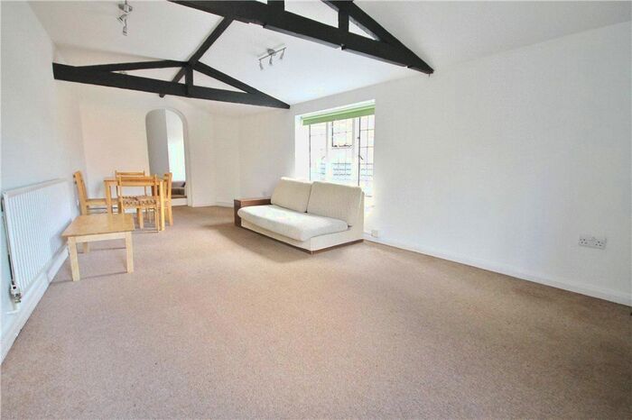 1 Bedroom Flat To Rent In London Road, Staines-Upon-Thames, Surrey, TW18