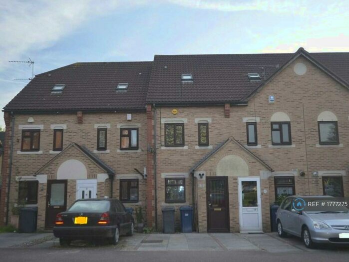 3 Bedroom Terraced House To Rent In Swan Drive, London, NW9