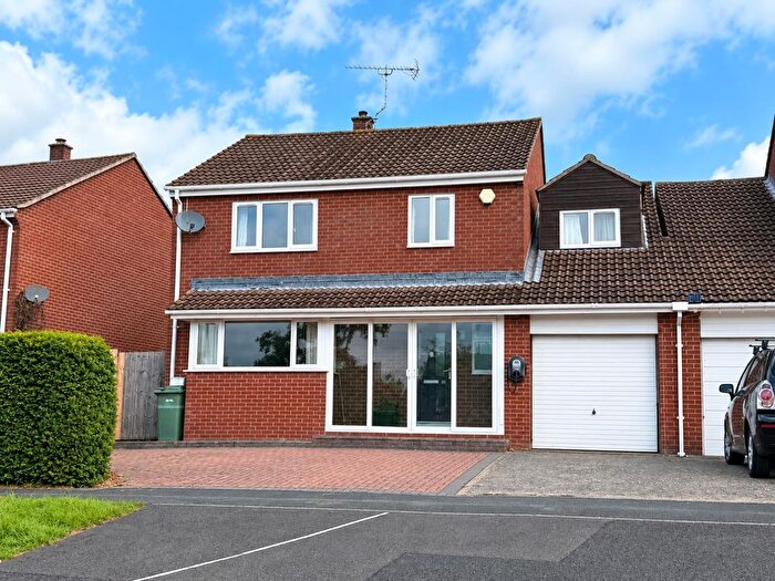 5 Bedroom Link Detached House To Rent In Read Mead, Glastonbury, BA6