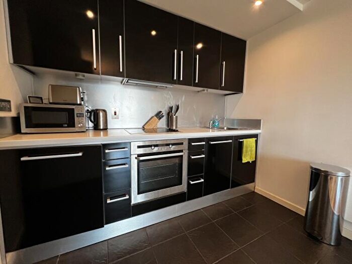 2 Bedroom Apartment To Rent In Whitehall Waterfront Riverside Way Leeds, LS1