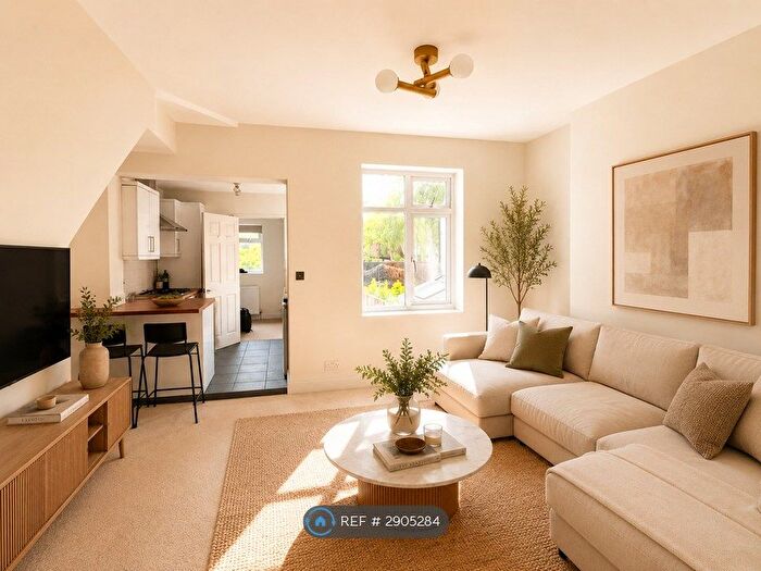 2 Bedroom Flat To Rent In Chiswick, London, W4