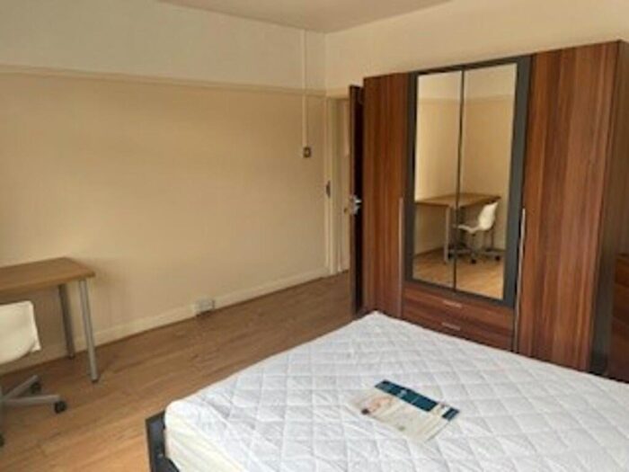 3 Bedroom End Of Terrace House To Rent In Wilford Lane, West Bridgford, NG2